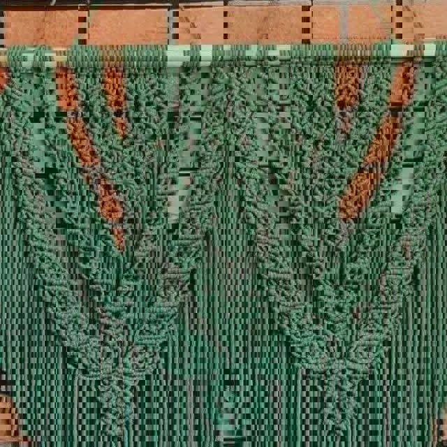 مكرمية جدارية خضراء